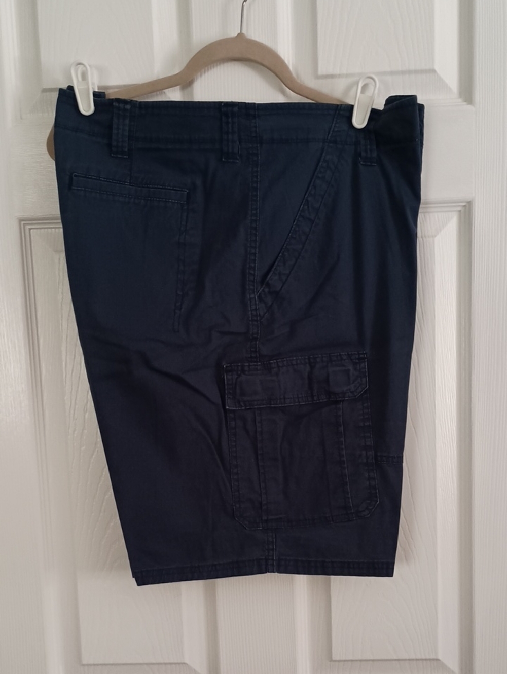 Wrangler Relaxed Fit Size 42 Navy Cargo Shorts (f800)